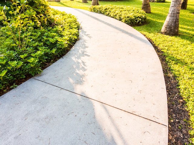 stone-path-way-garden_74190-3631